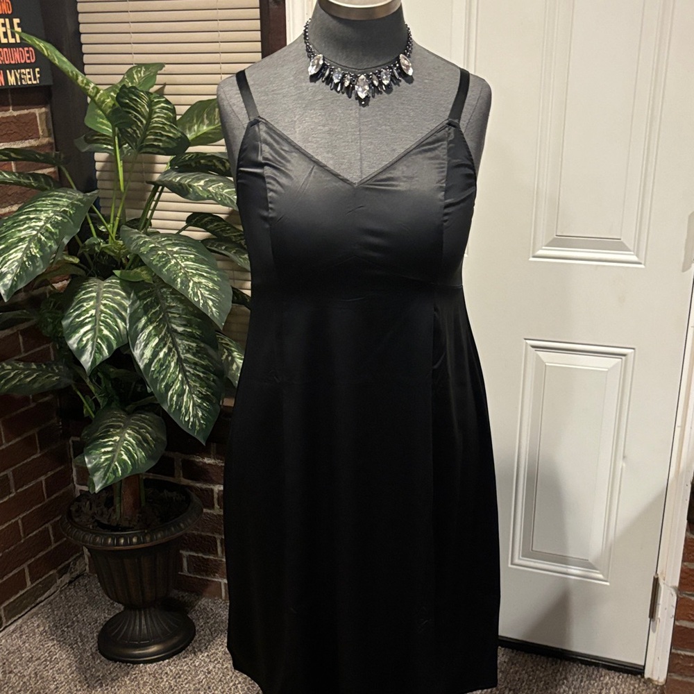Torrid Elegant Black Satin Dress 🖤🖤 SIZE 14/16   NEW